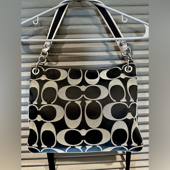 Coach Poppy Bag with Crossbody Option 15318 - Picture 3 of 6